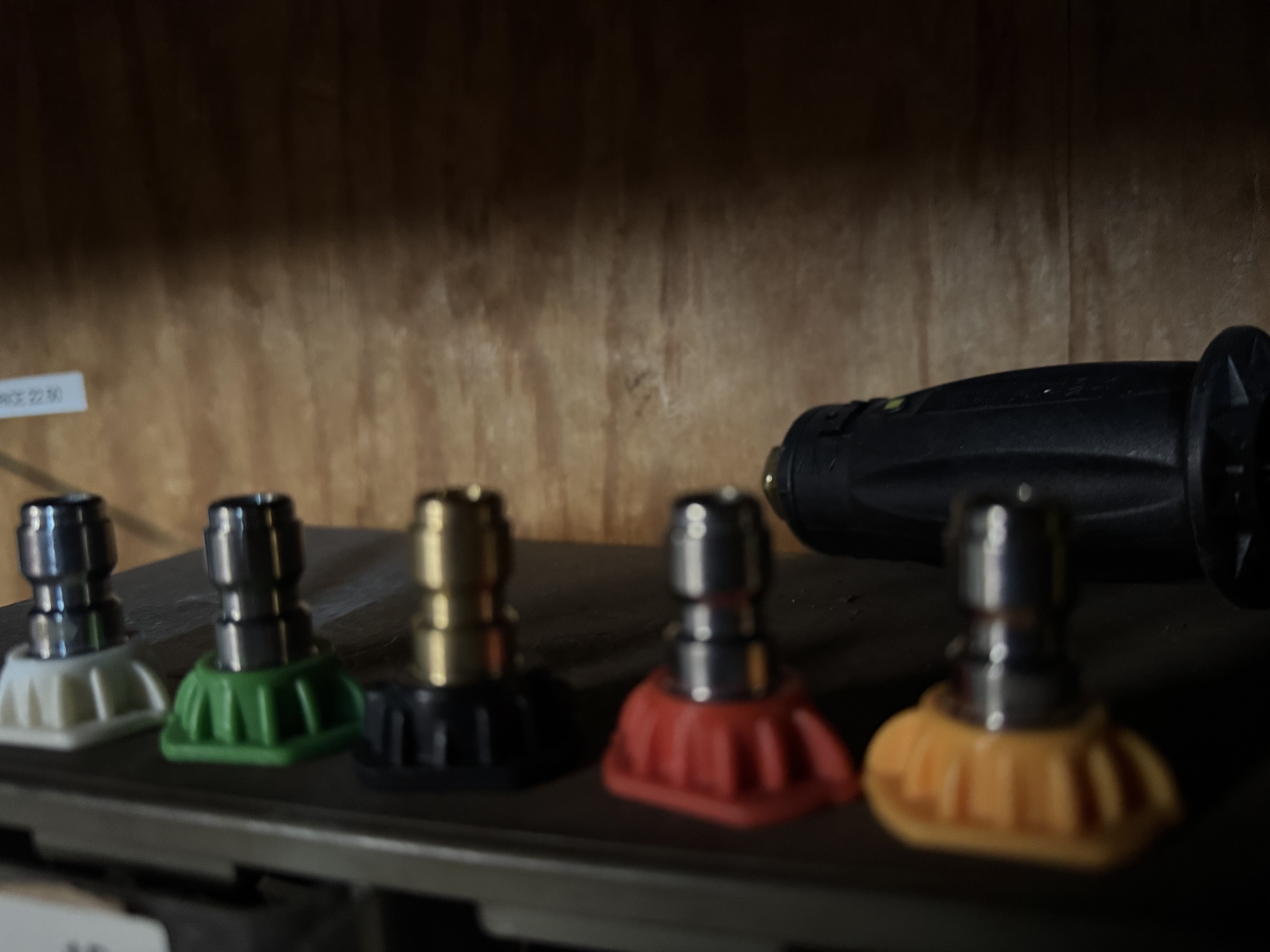Quick connect nozzles